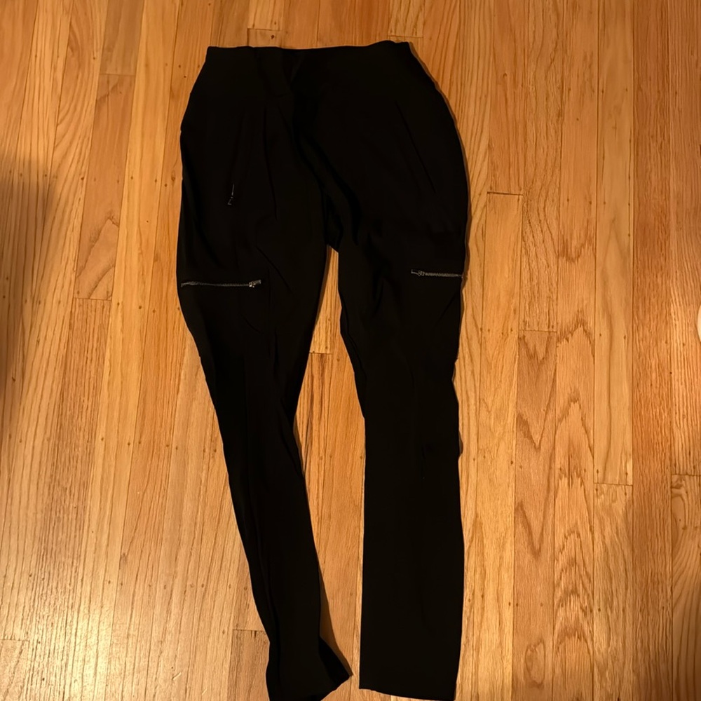 Athleta hybrid cargo pants size 4